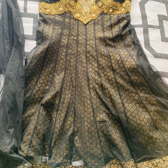 3 piece Pakistani/Indian outfit. Like new. - Picture 2 of 3